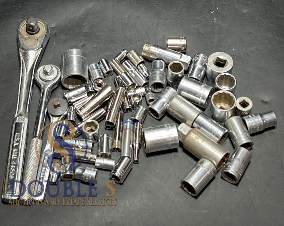 Craftsman Ratchets and Socket Set in Mixed Sizes