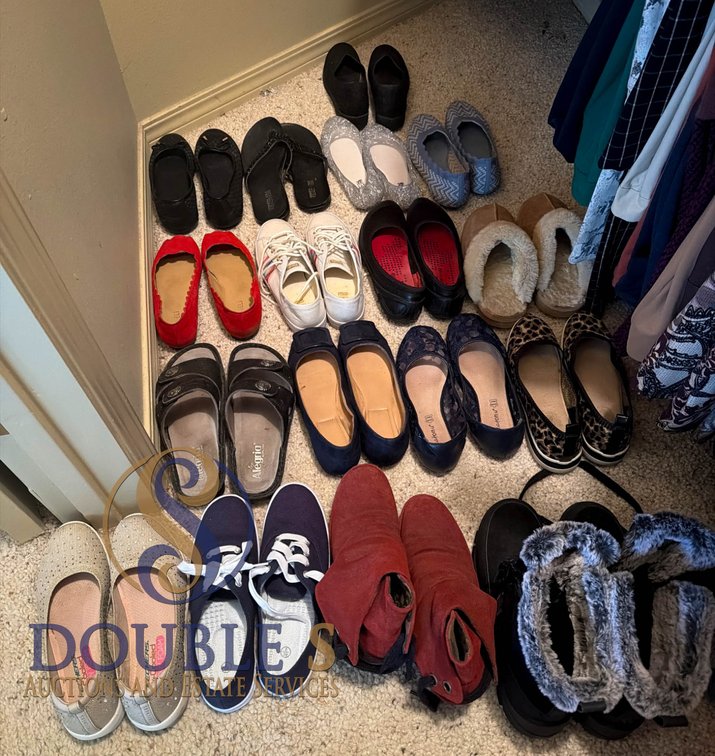 Women's Shoes in Various Styles and Colors