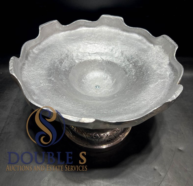 Silver-Tone Scalloped Compote with Etched Floral Base