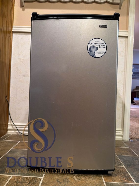 Kenmore Compact Refrigerator, 33 Inches Tall With Freezer Compartment