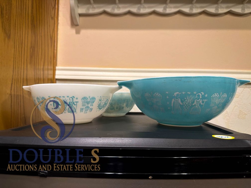 Pyrex Cinderella Mixing Bowls in 'Butterprint' Pattern, 3-Piece