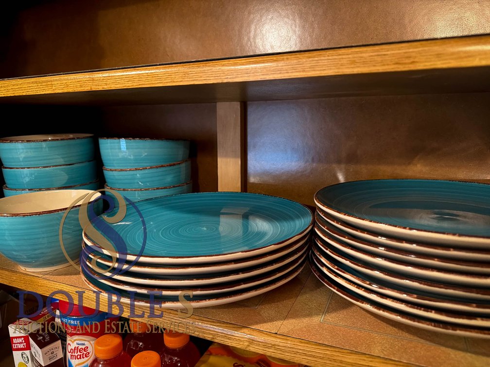 13 dinner plates 7 bowls Royal Norfolk Stoneware Dish Set with Blue Glaze and Brown Rim