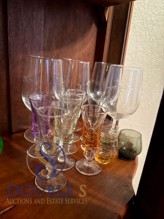 Glassware Set: 4 Etched Tea Glasses, 7 Pedestal Shot Glasses, 3 Mini Highball Glasses