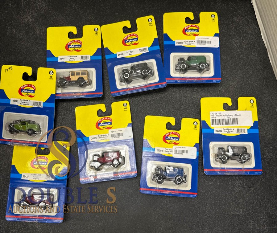 Athearn Ready to Roll 1:87 Scale Miniature Model Cars Assorted Lot of 8