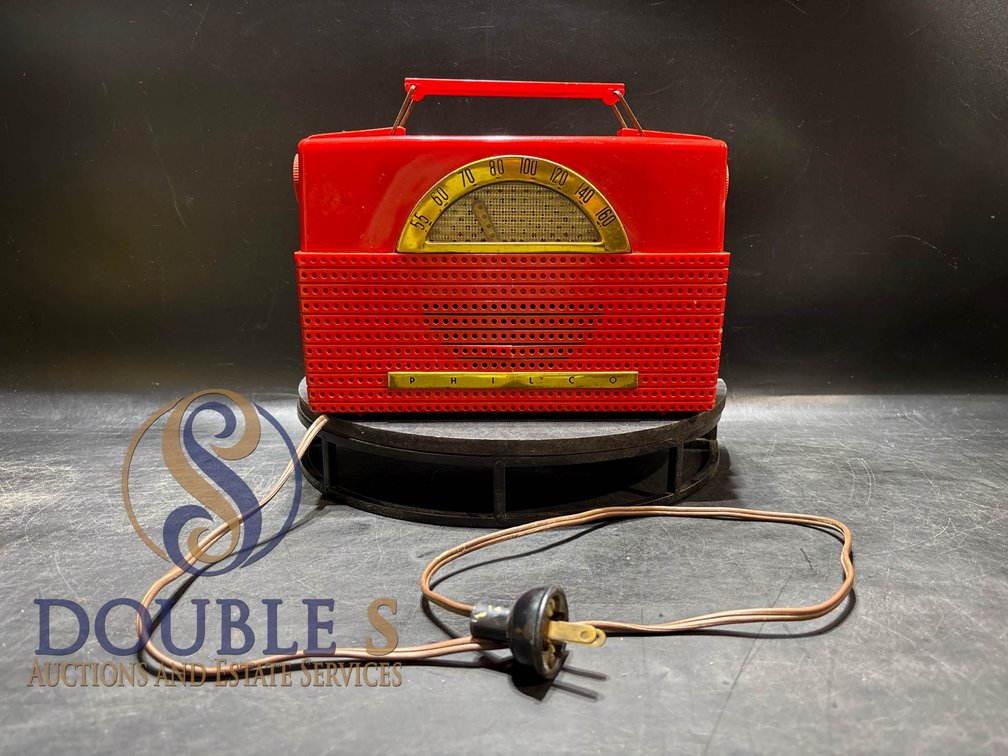 Philco Red Plastic Tabletop Radio with Handle