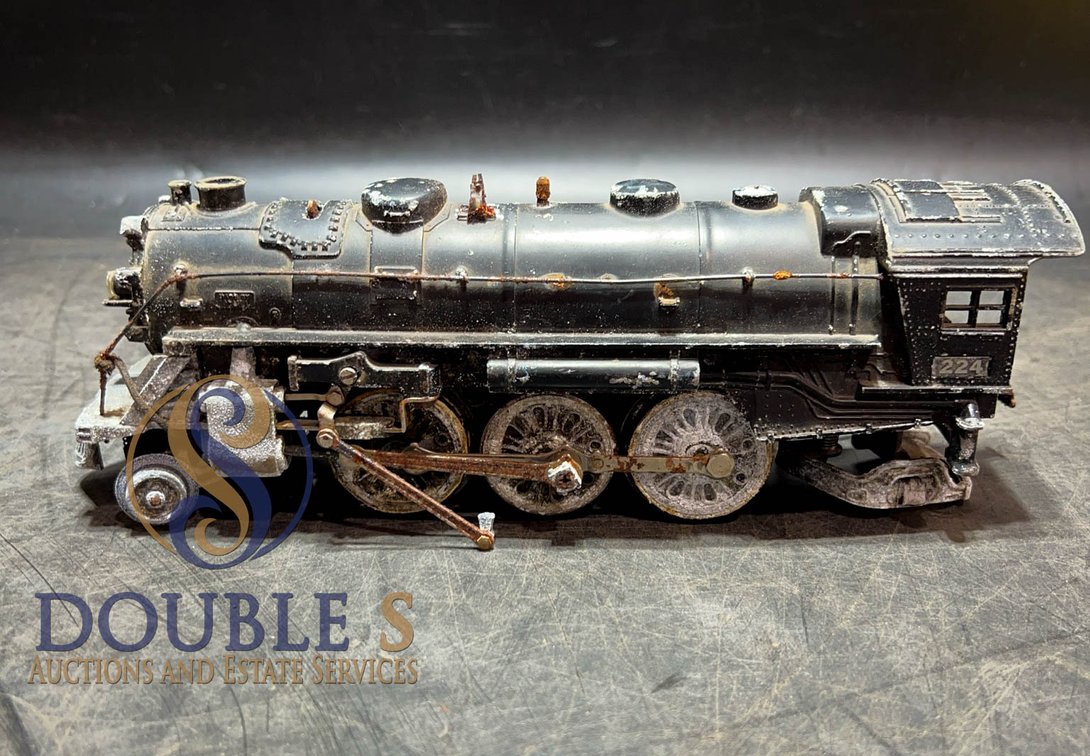 Lionel O Gauge Locomotive 10”x2”