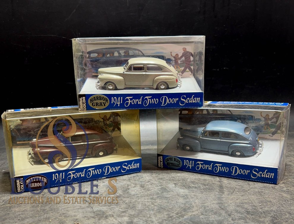 3 LLEDO 1941 Ford 2 Door Sedans 1:43