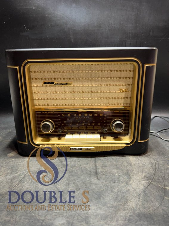 Grundig Classic Tube Radio 15x17x5