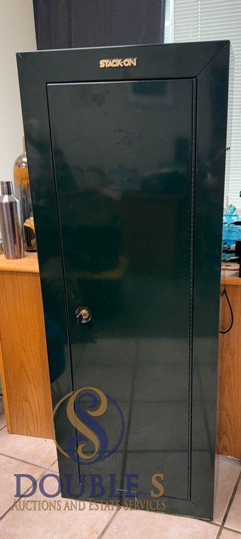 Stack-On Safe 21x10x55, 8 Rifle, 2 Keys