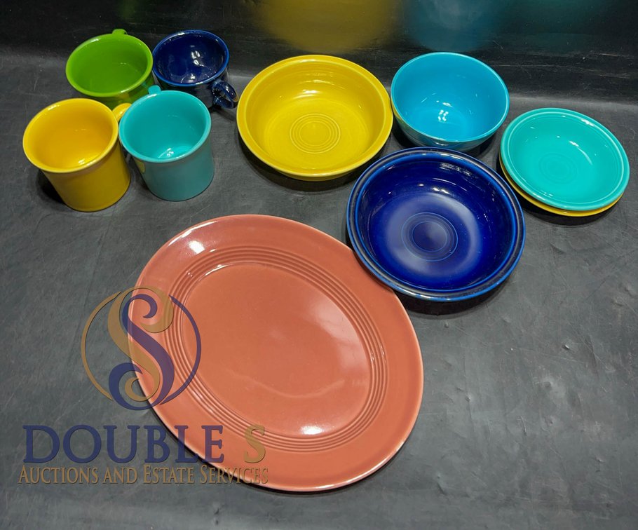 Fiesta Ware Ceramic Dinnerware Set