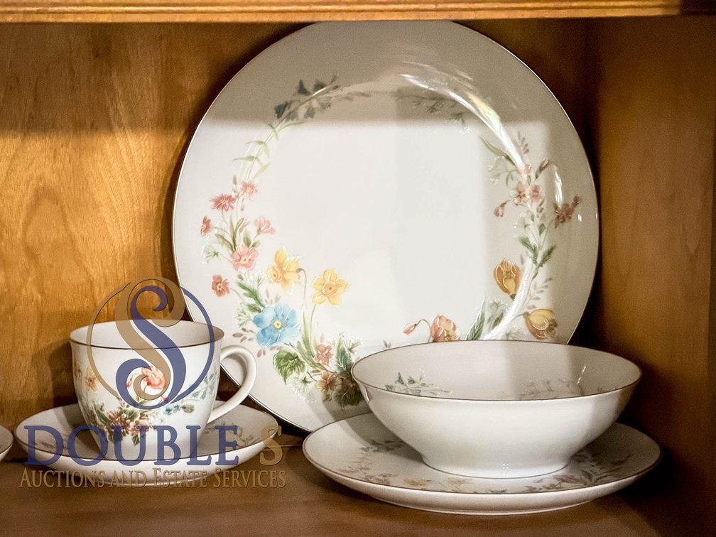 Premiere Berkshire Fine China Dinnerware Set