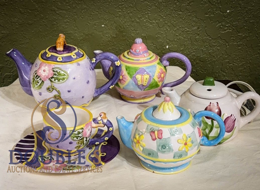 Ceramic Teapots and Teacup Set