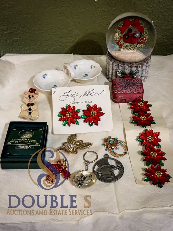 Holiday Jewelry and Decor Lot