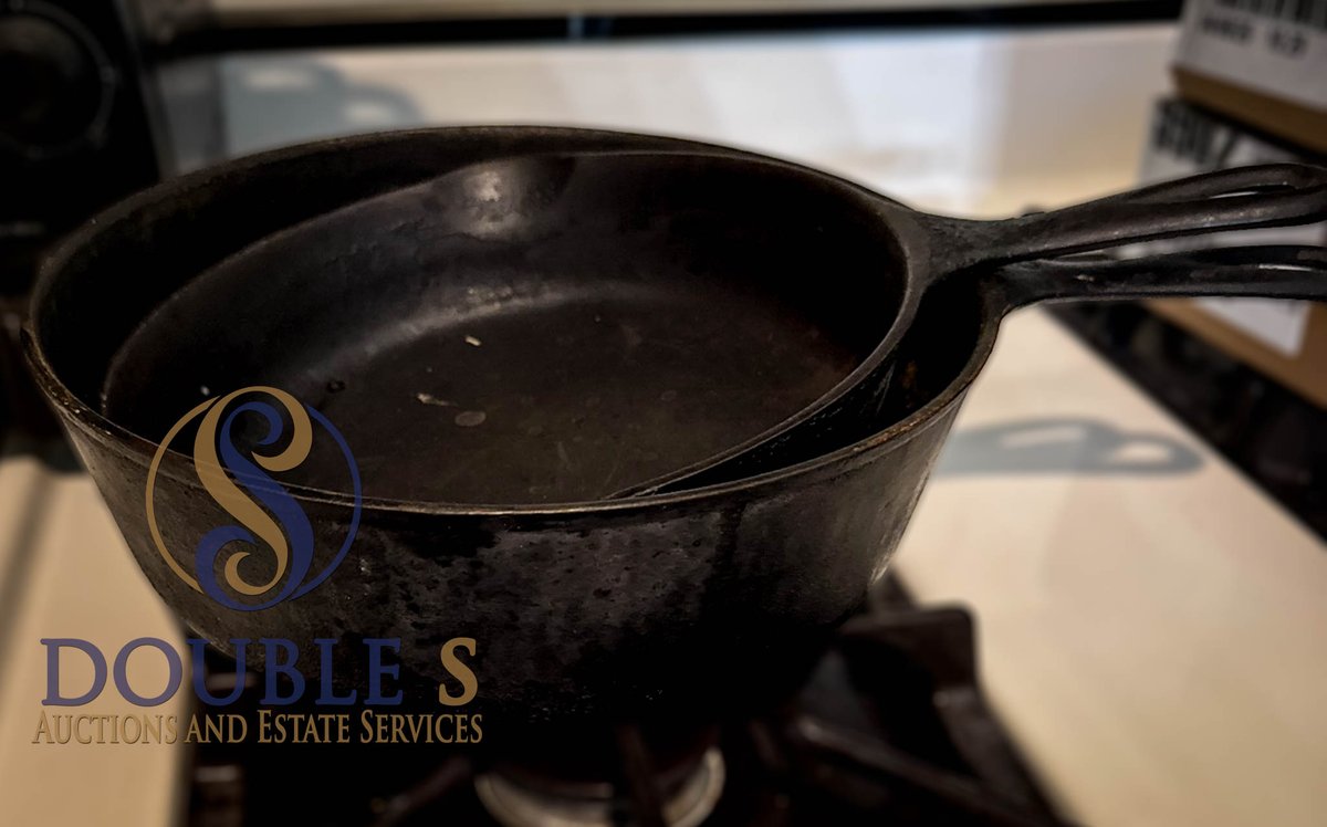 Wagner Ware Sidney O Cast Iron Skillets, Pair