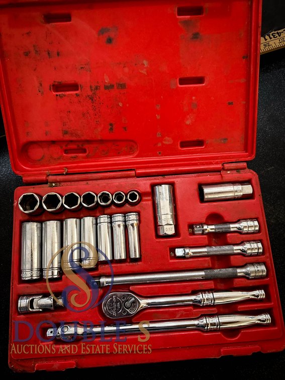 Snap-on 3/8" Drive Socket and Ratchet Set