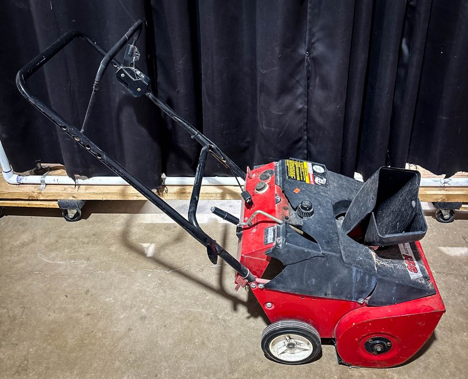 MTD 3/21 Electric Start Snow Blower