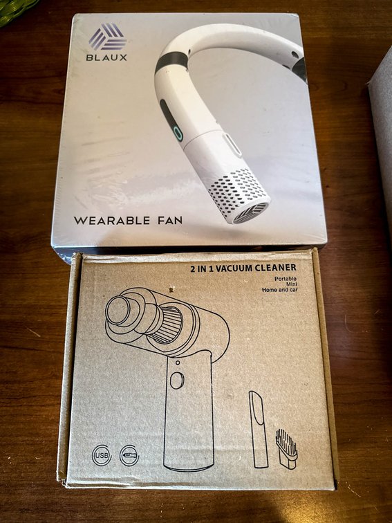 Blaux Wearable Fan & 2-in-1 Mini Vacuum Set