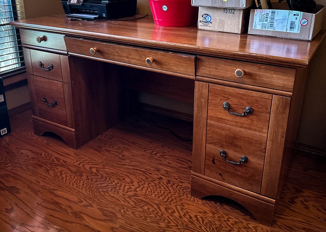 Pressed Wood Computer Desk, 65.5 x 29.5 x 30"