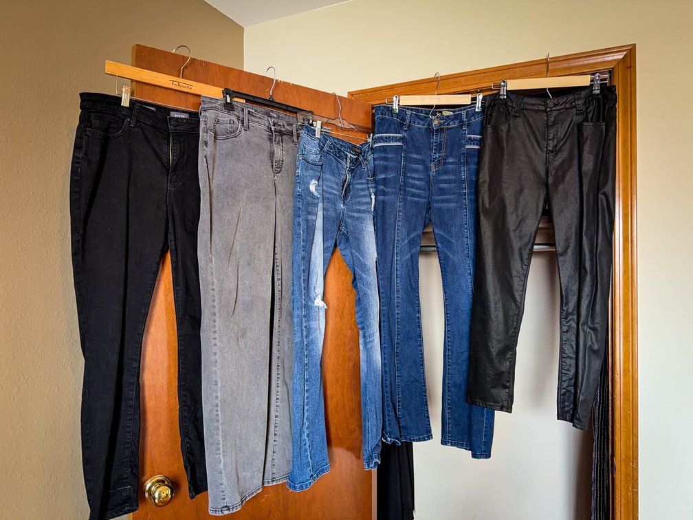 1- Levi's 14M 5 Women's Jeans, Mixed Brands and Wash