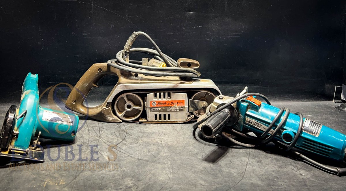 Power Tool Lot: Saws, Grinder, Sander