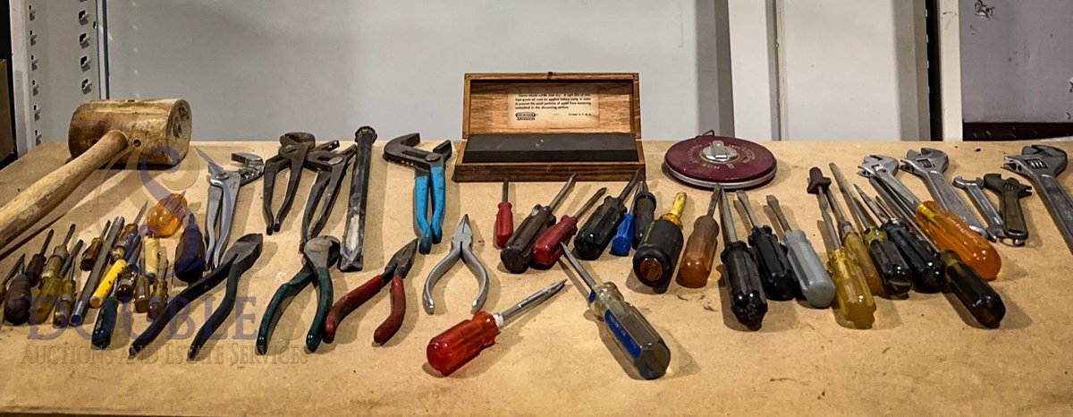 Hand Tools Lot: Screwdrivers, Pliers