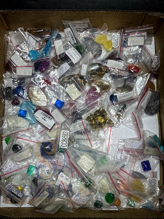 Loose Gemstones and Mineral Specimen