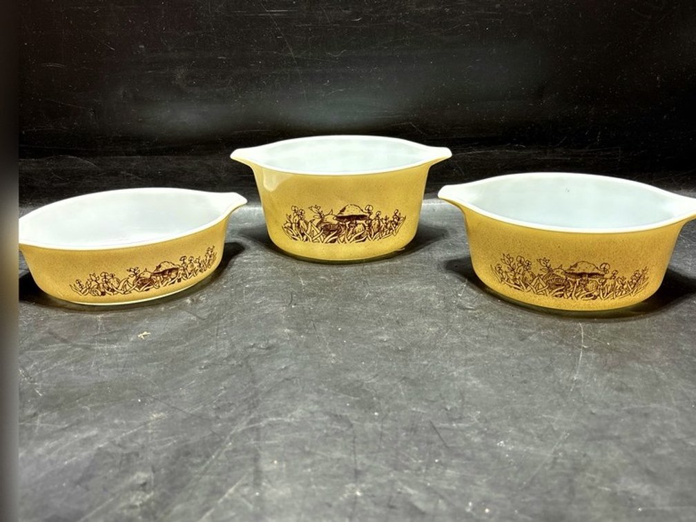 Pyrex Old Orchard Mixing Bowl Set of Three