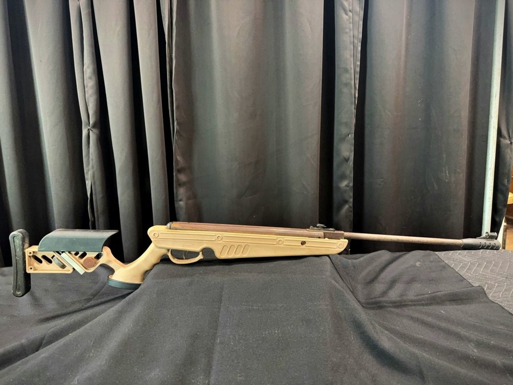 Break Barrel Air Rifle with Adjustable Stock