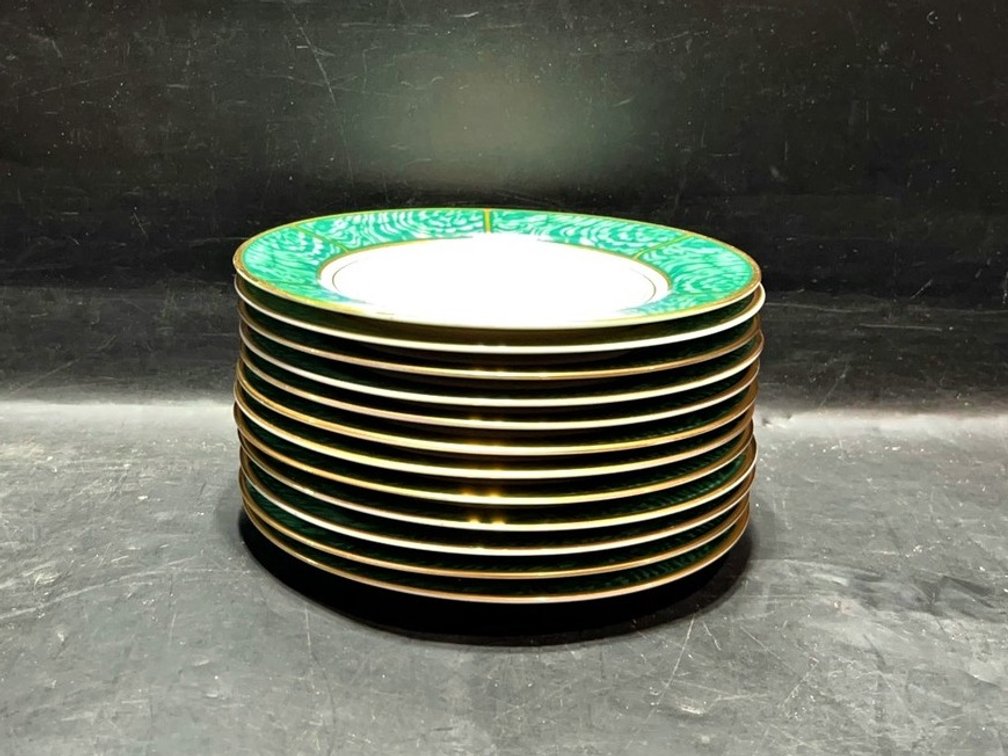 12 Green and Gold Porcelain Plates