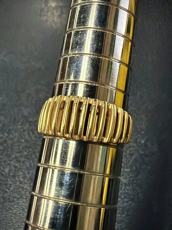 Gold Ribbed Band Ring, Size 10.5