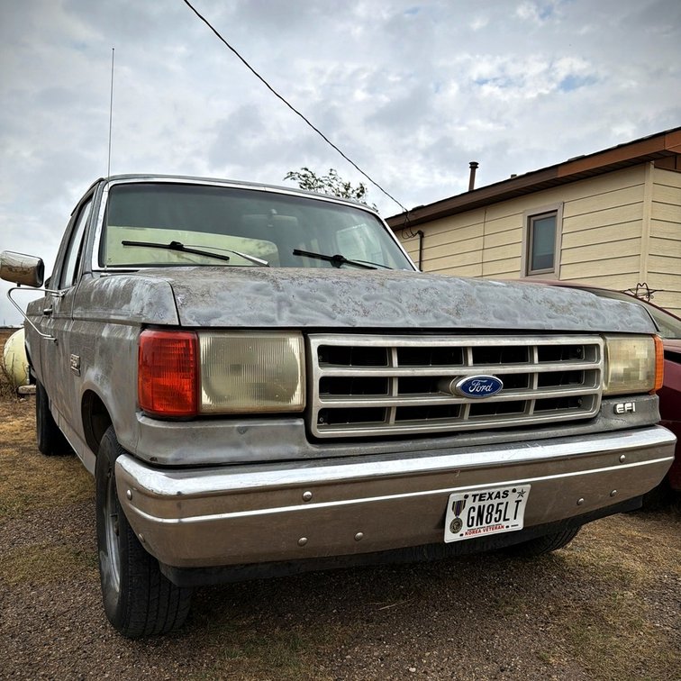 Ford F-150 Custom Extended Cab Pickup