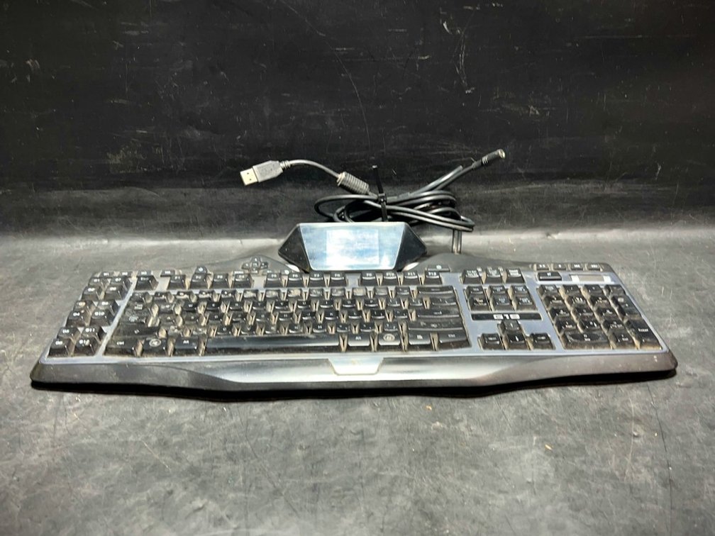 Logitech G19 Gaming Keyboard with LCD Display