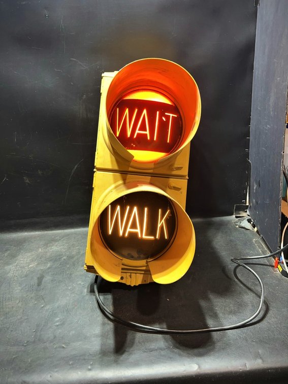 Pedestrian Traffic Signal Light: Wait/Walk