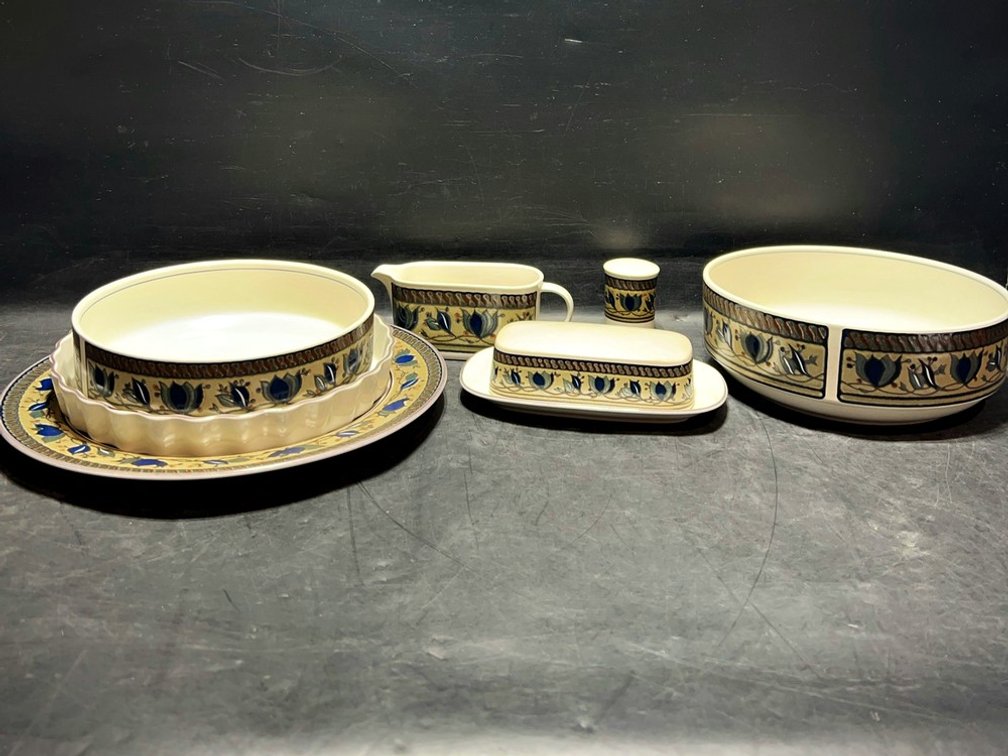Mikasa Intaglio CAC01 Rabella Dining Set