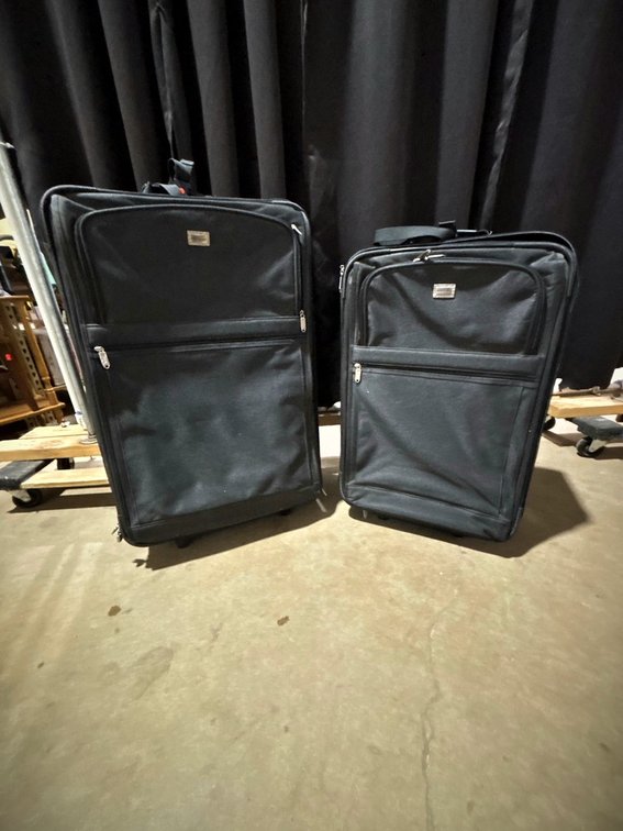 Forecast 2-Piece Black Luggage Set, 32" & 28"