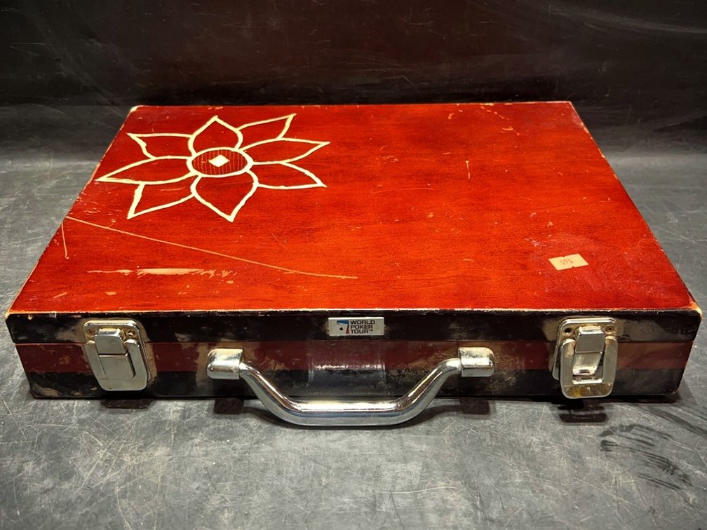 Poker Chip Set in Wooden Case, Hinges Need Screws