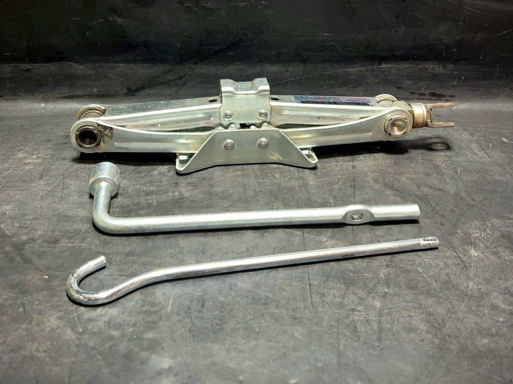 Rikenaki Scissor Car Jack With Handle Set