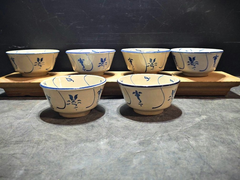 6 Blue and White Chinese Ceramic Bowls