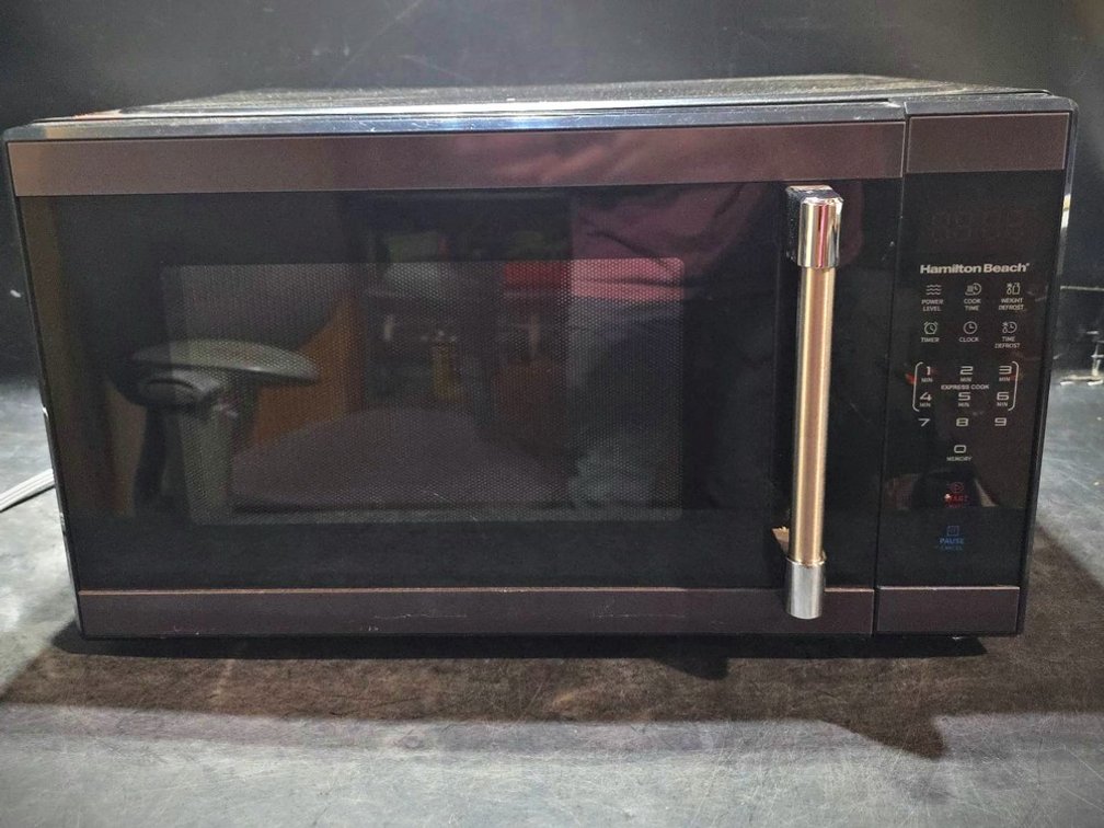 Hamilton Beach 1000W Black Countertop Microwave