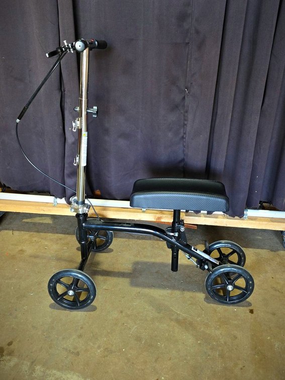 Knee Walker Scooter With Adjustable Handlebar
