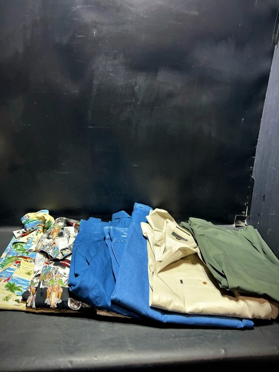 6 Branded Men’s Casual Shirts, XXL/3XL