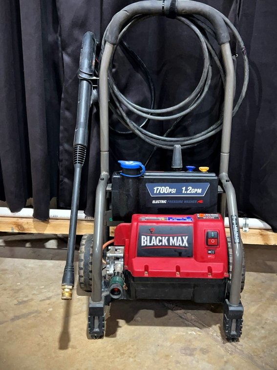 Black Max 1700 PSI 1.2 GPM Electric Pressure Washer