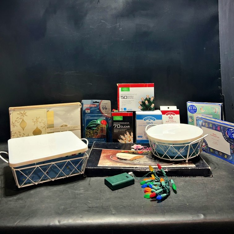 Holiday Bakeware, Cards, Lights, Glas Galerie Plate