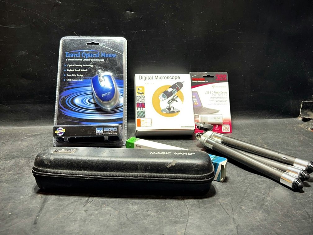 Tech Gadget Bundle: Mouse, Microscope, VuPoint Kit