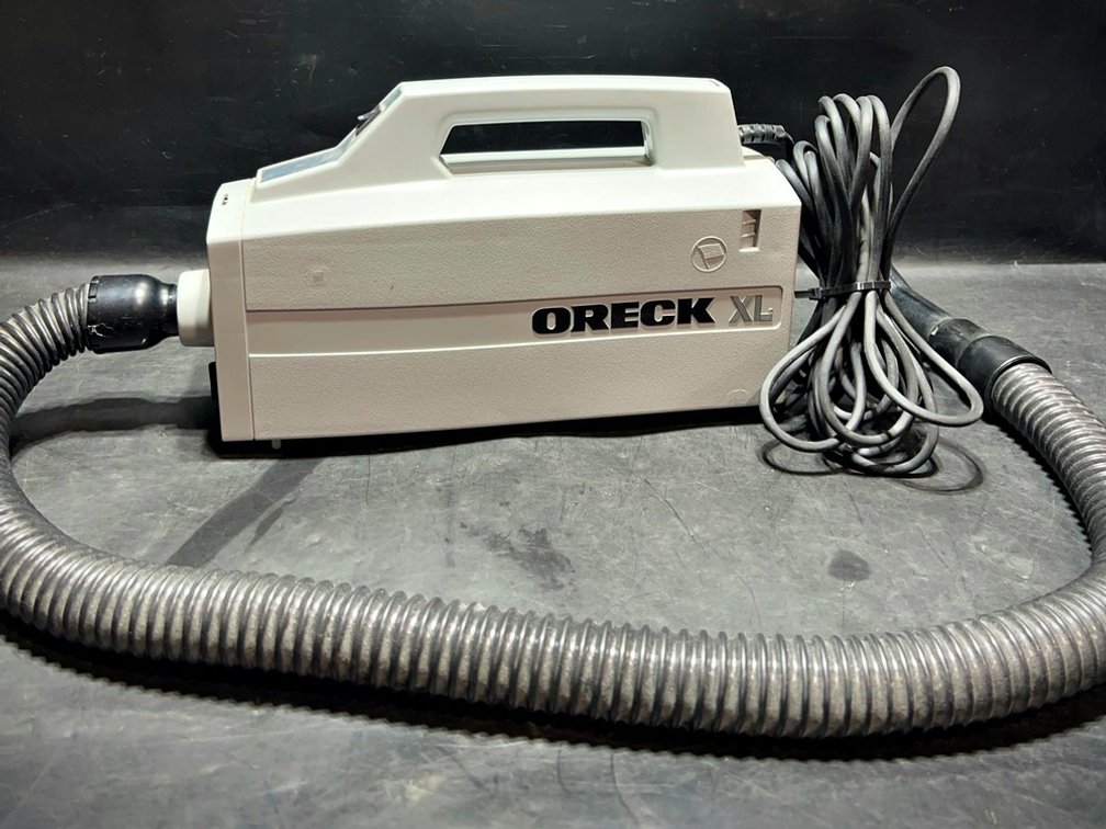 Oreck XL Canister Vacuum Model BB870-AD 120V