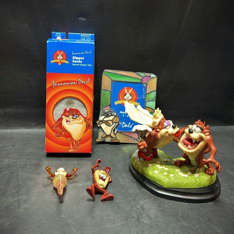Looney Tunes Tasmanian Devil Collectibles Lot