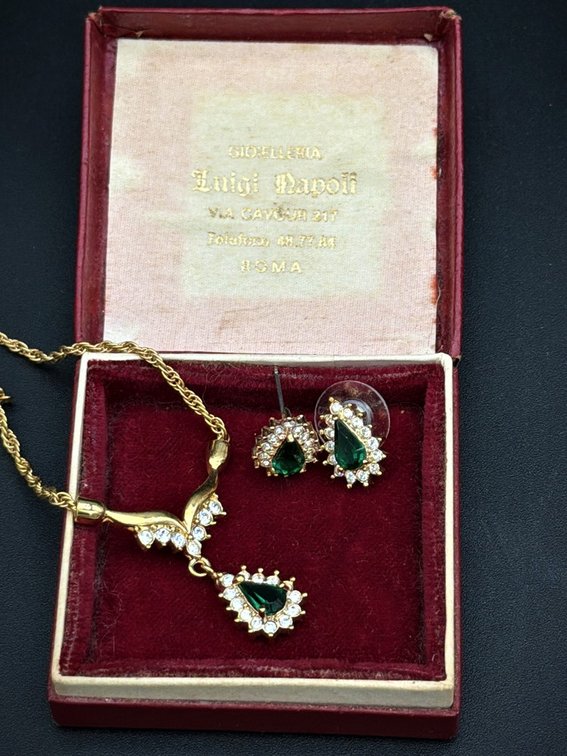 Gold Tone Jewelry Set with Green Stones, Roma