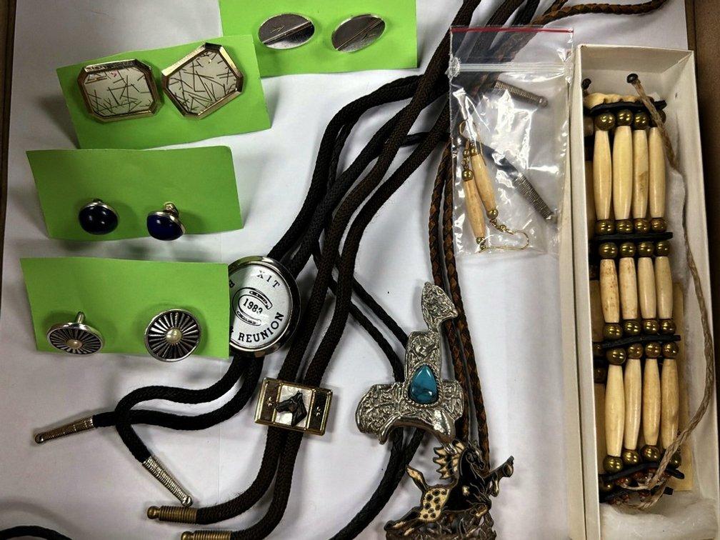 Men's Accessories Lot: Bolo Ties, Cufflinks, Bracelet