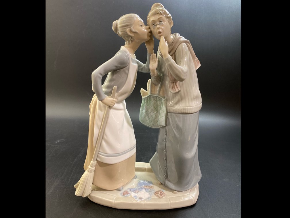 Lladro porcelain figurine ‘The Gossips’ 12”