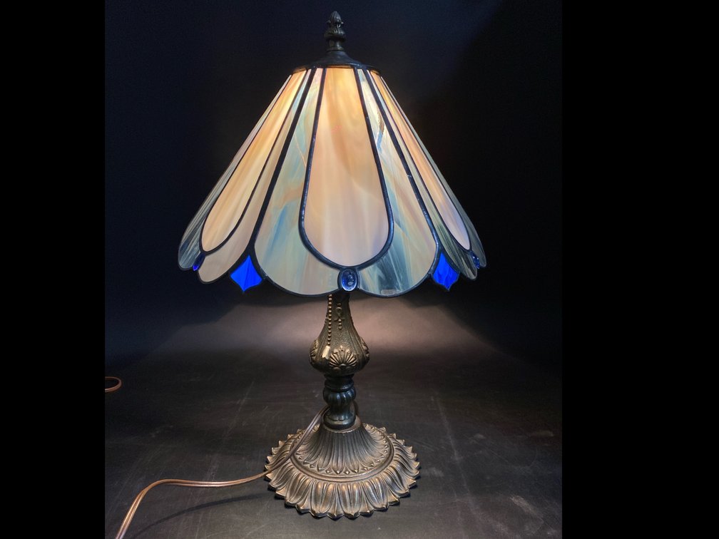 Tiffany Style Lamp 17”